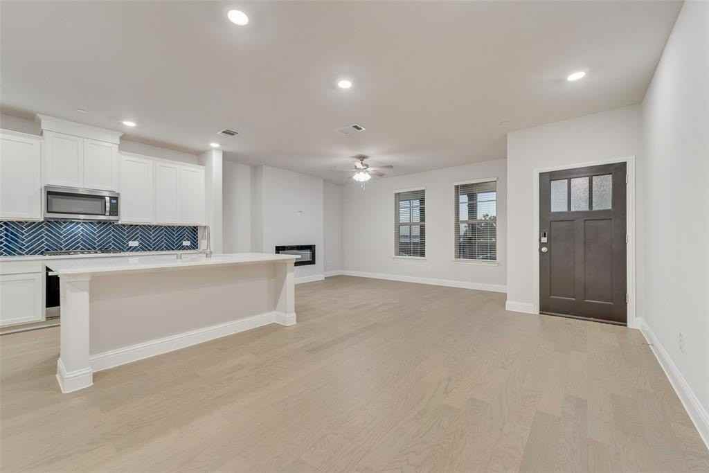 7853 Sunset Blvd - Photo 6 of 31