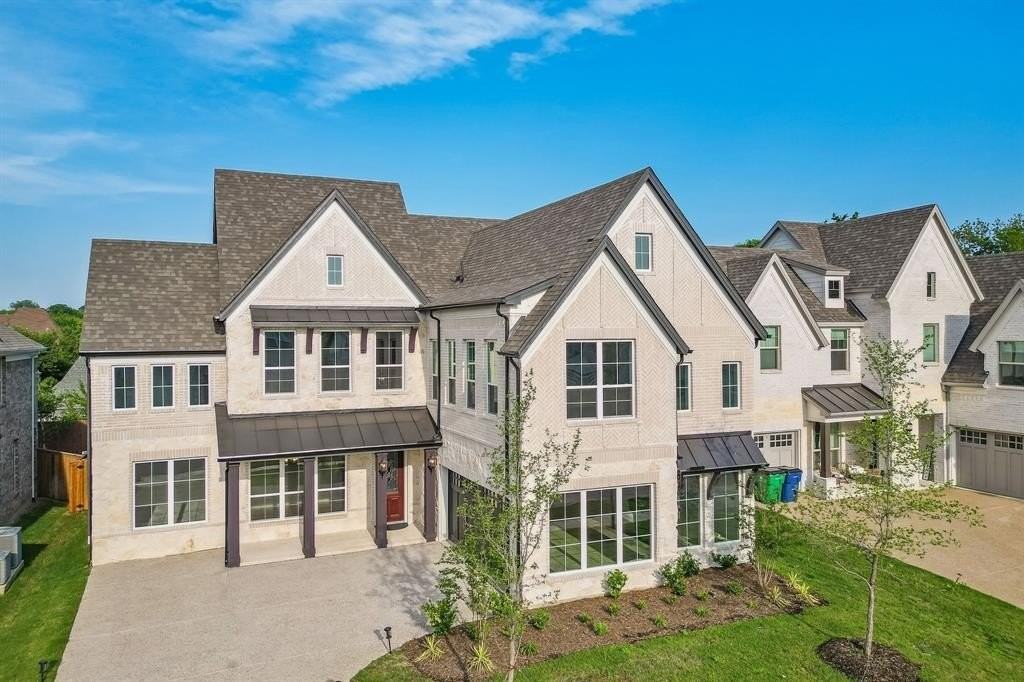 821 Veranda View - Photo 2 of 40