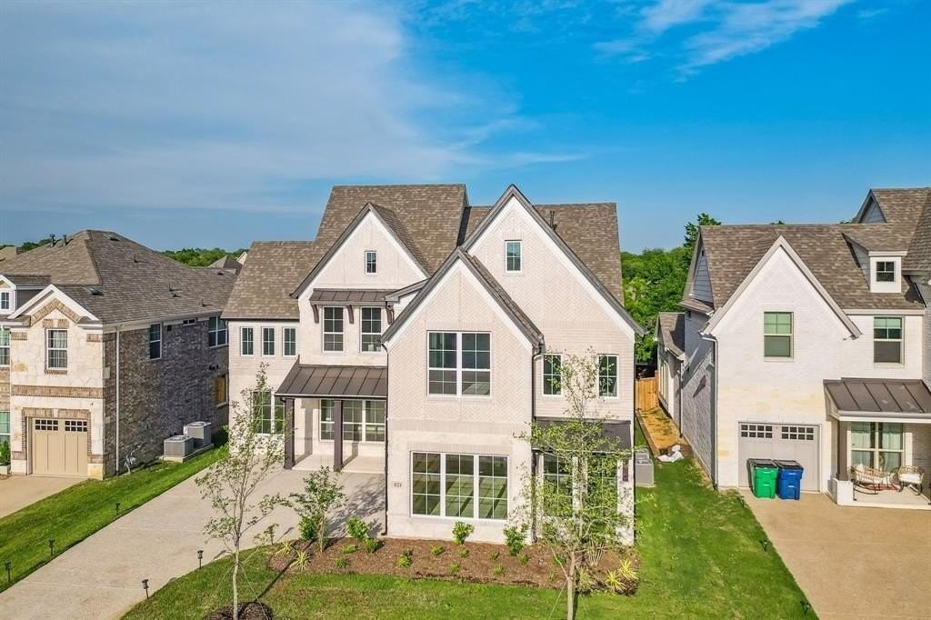 821 Veranda View - Photo 4 of 40