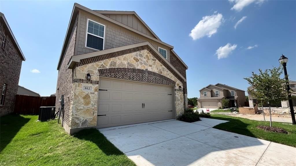 812 Poppy Cove Ln - Photo 3 of 22