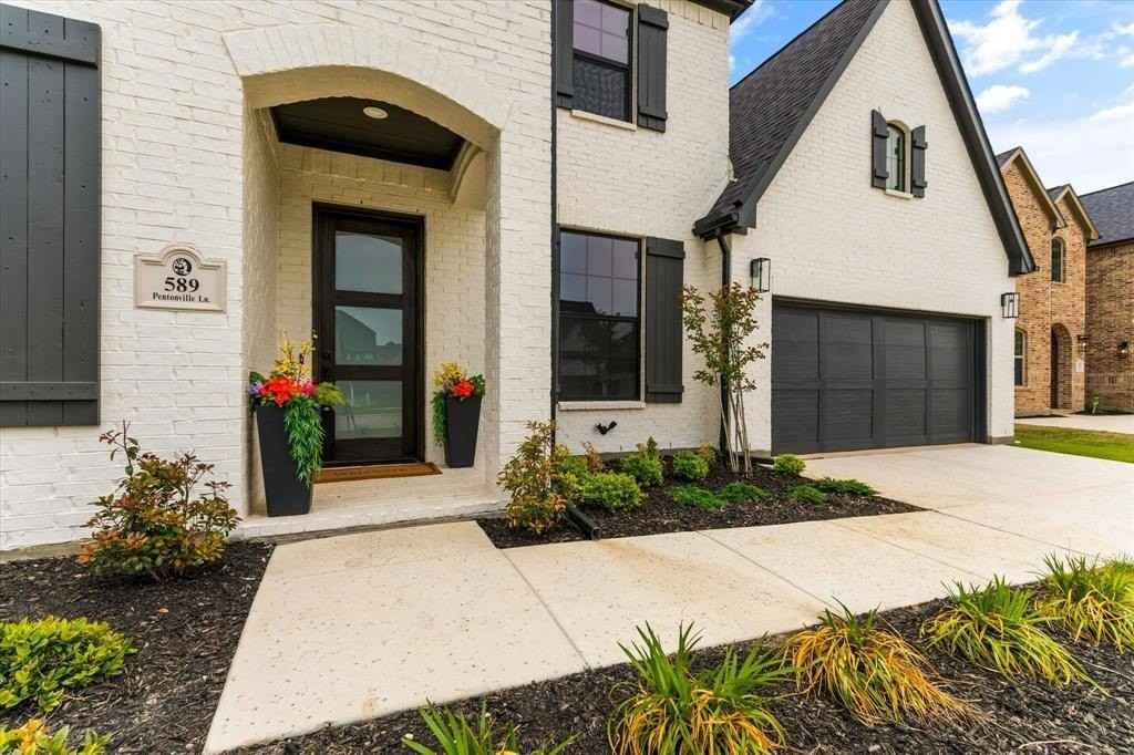 589 Pentonville Ln - Photo 2 of 20