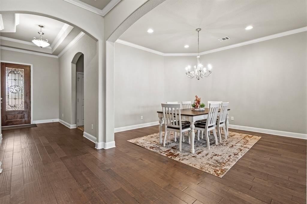 3406 Woodford Dr - Photo 3 of 29