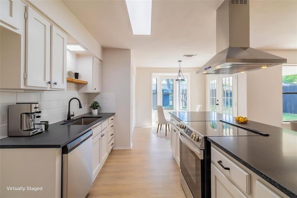 6192 Wrigley Way - Photo 4 of 20