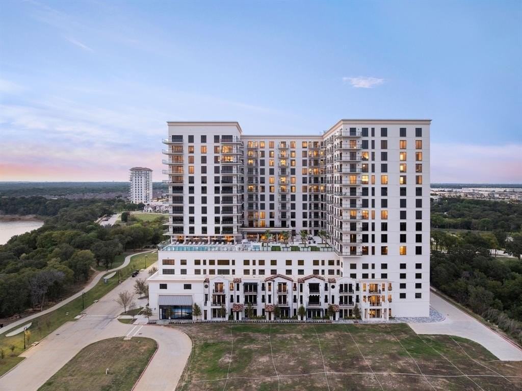 3111 Sunset Blvd #1010 - Photo 2 of 37