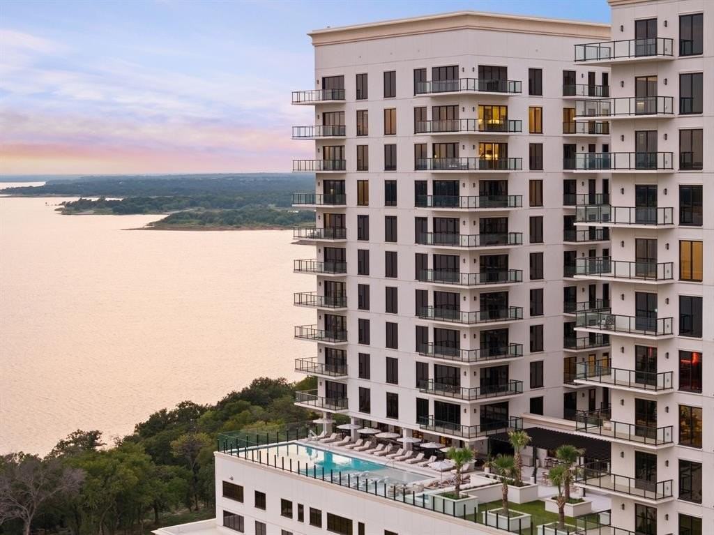 3111 Sunset Blvd #1010 - Photo 4 of 37