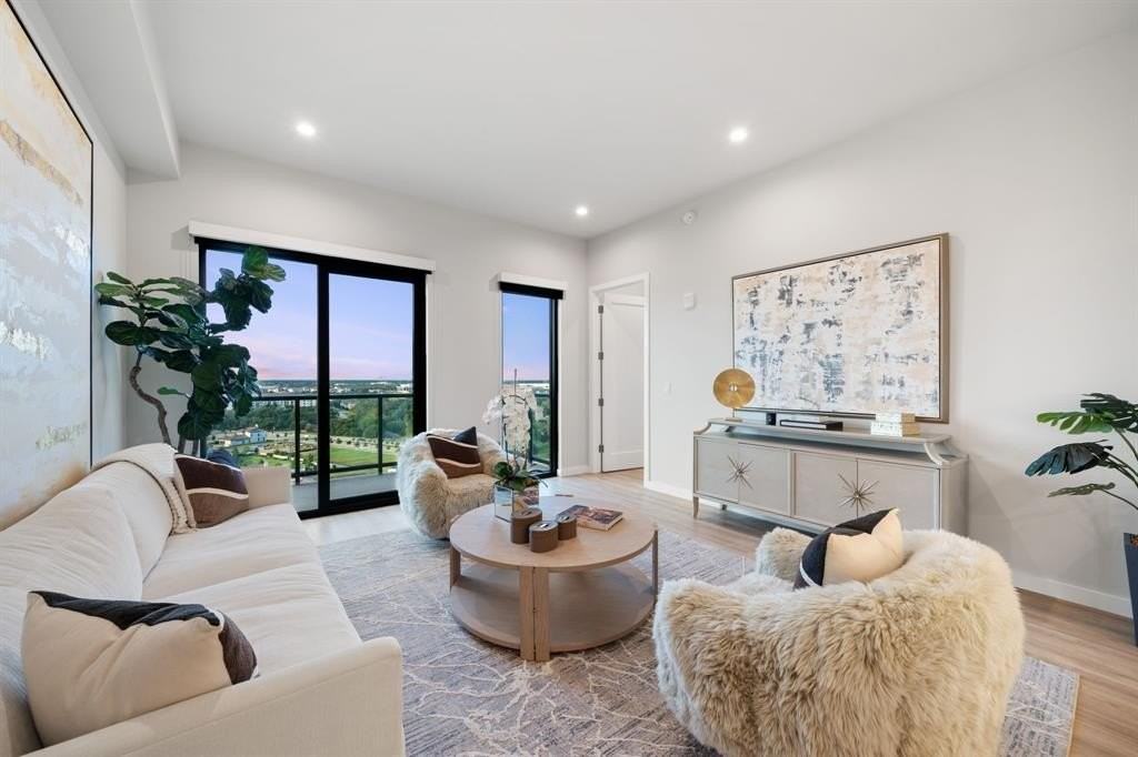 3111 Sunset Blvd #1010 - Photo 6 of 37