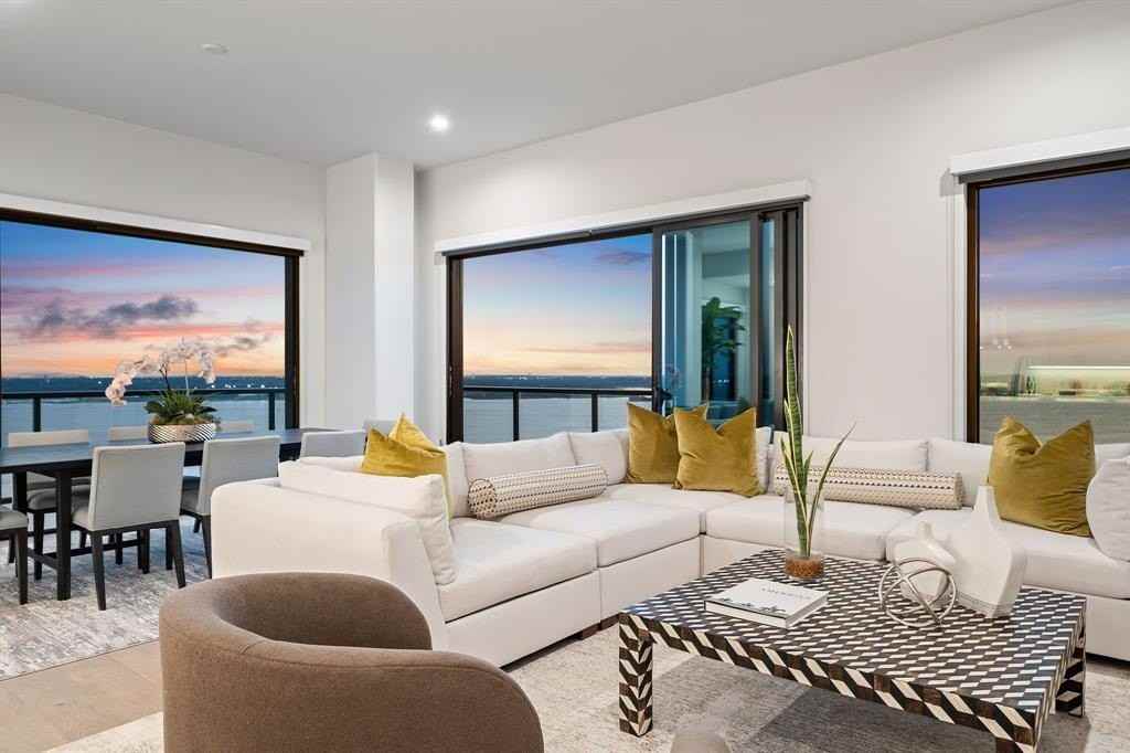 3111 Sunset Blvd #1600