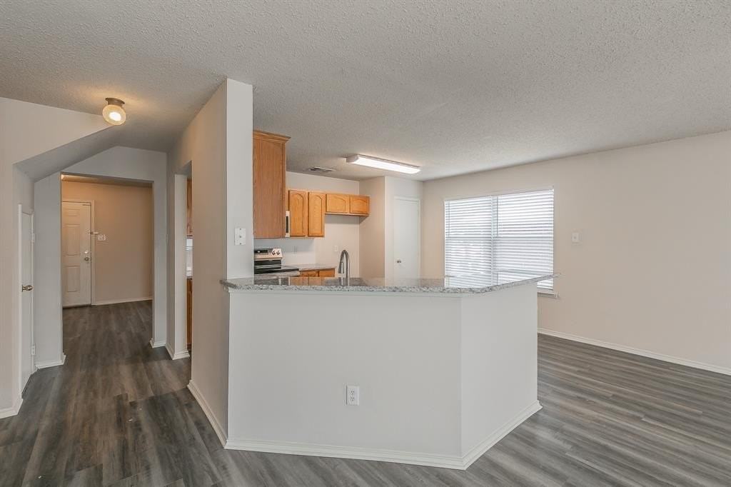 4083 Freedom Ln - Photo 3 of 33