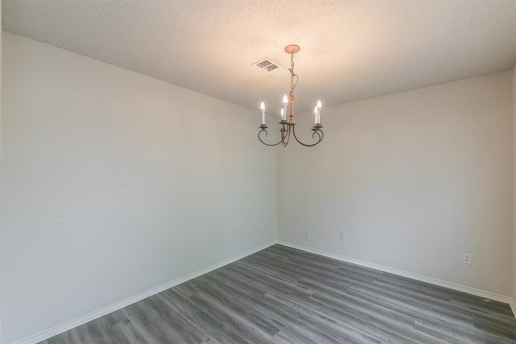 4083 Freedom Ln - Photo 7 of 33