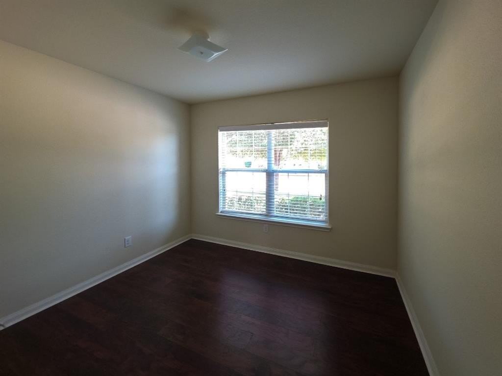 609 Canoe Way - Photo 4 of 21