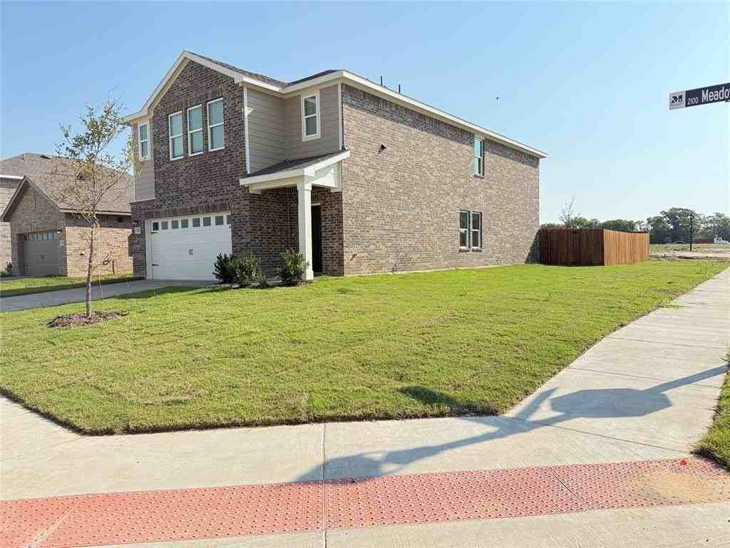 2102 Meadow Park Dr - Photo 2 of 22