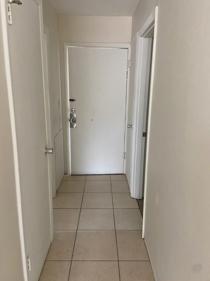 997 Sunrise Dr #4 - Photo 4 of 14