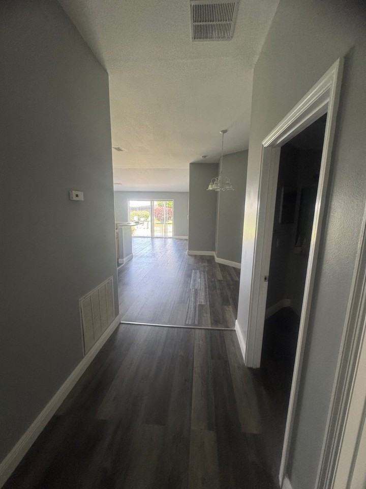 4419 Vantage Cir - Photo 3 of 25