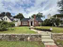 featured image of 1717 Yates Ave