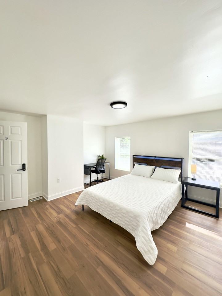 W Pratt St - Photo 7 of 9