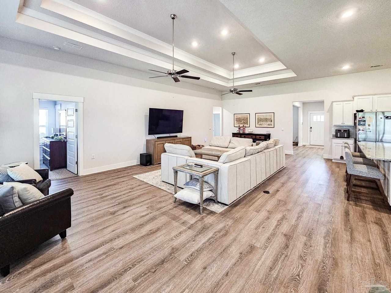 5636 Blake Ln - Photo 5 of 37