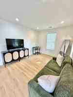 featured image of Live Oak St