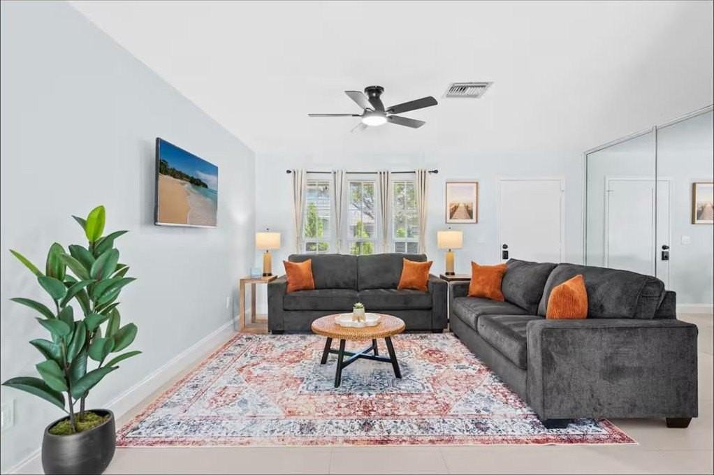 304 Se 4th St - Photo 3 of 27