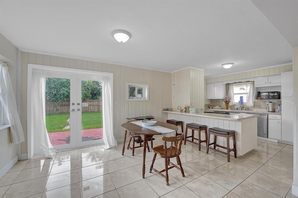 1506 Liberty St - Photo 4 of 12