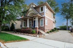 featured image of 418 Oak St