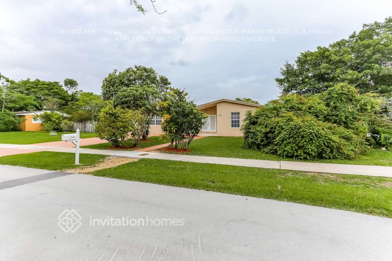 11345 Sw 108th Ave - Photo 3 of 21