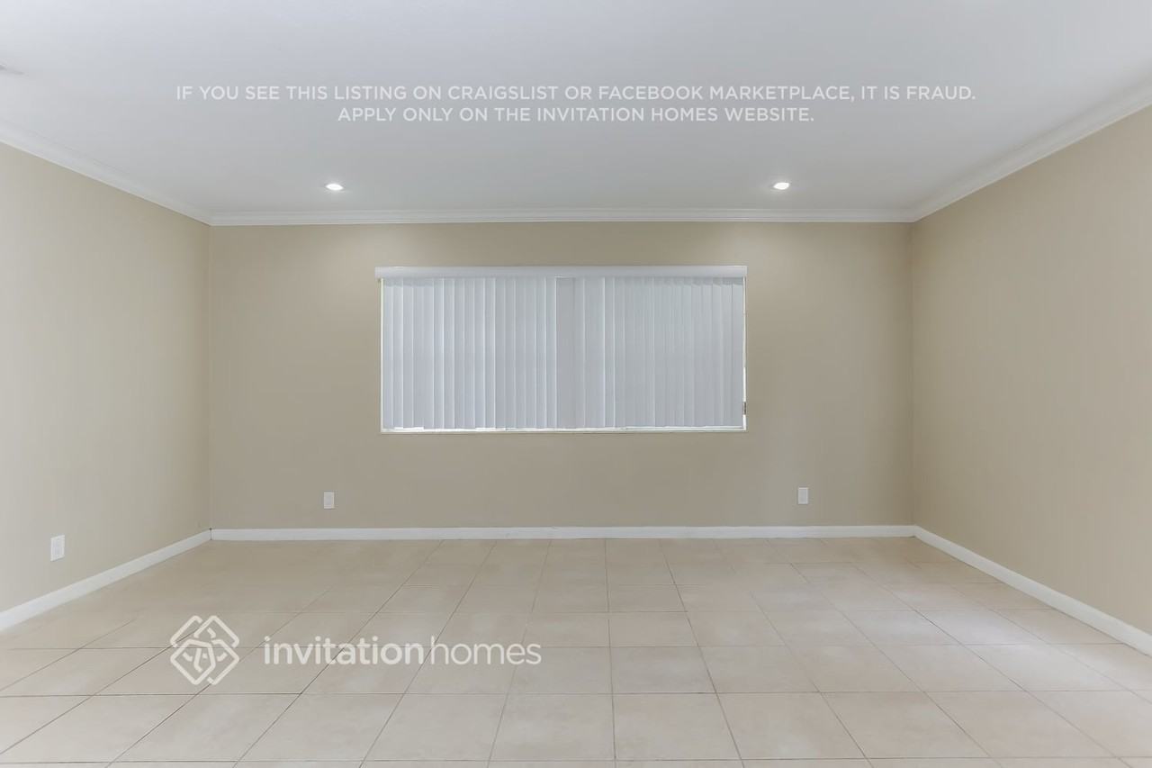 11345 Sw 108th Ave - Photo 4 of 21