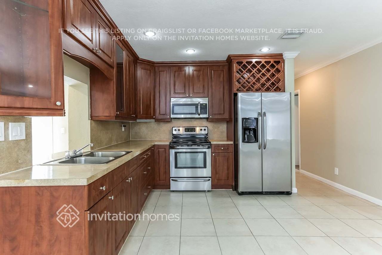 11345 Sw 108th Ave - Photo 7 of 21