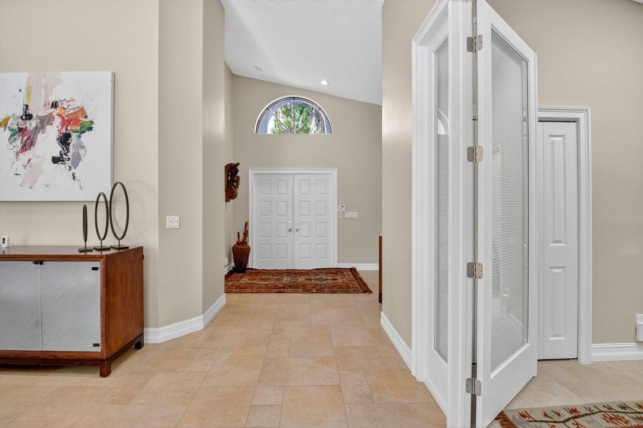 5850 Nw 21st Ave - Photo 5 of 50