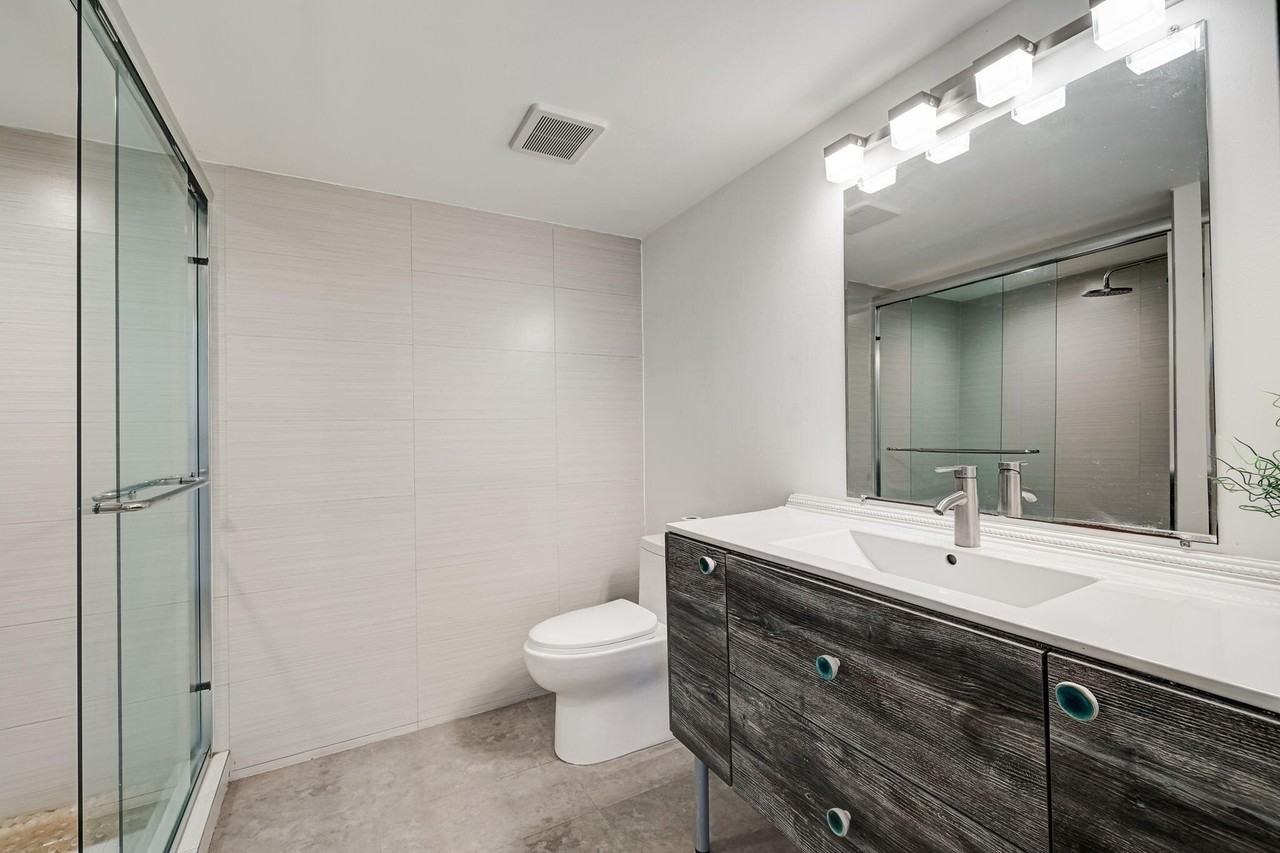 400 Leslie Dr #807 - Photo 7 of 22