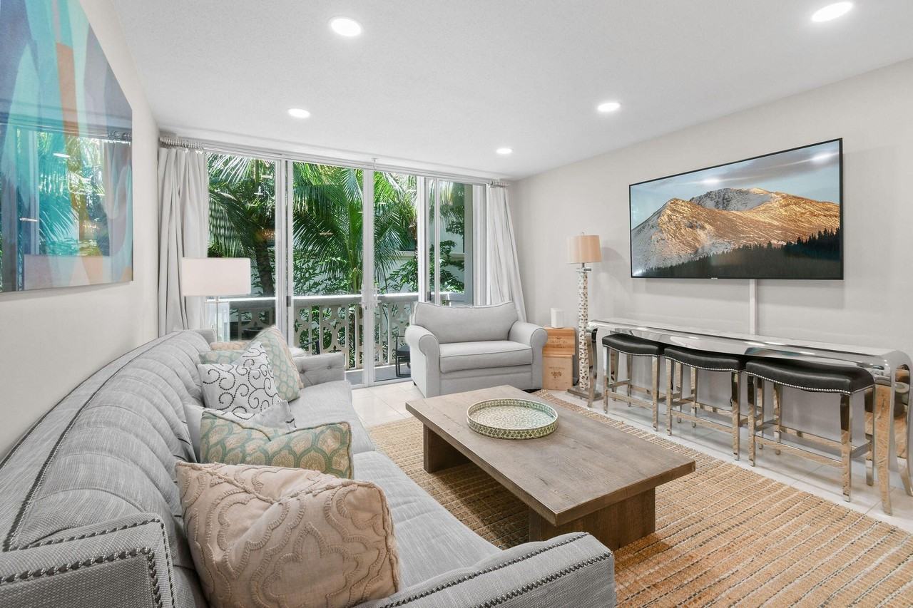 227 Brazilian Ave #2H - Photo 4 of 24