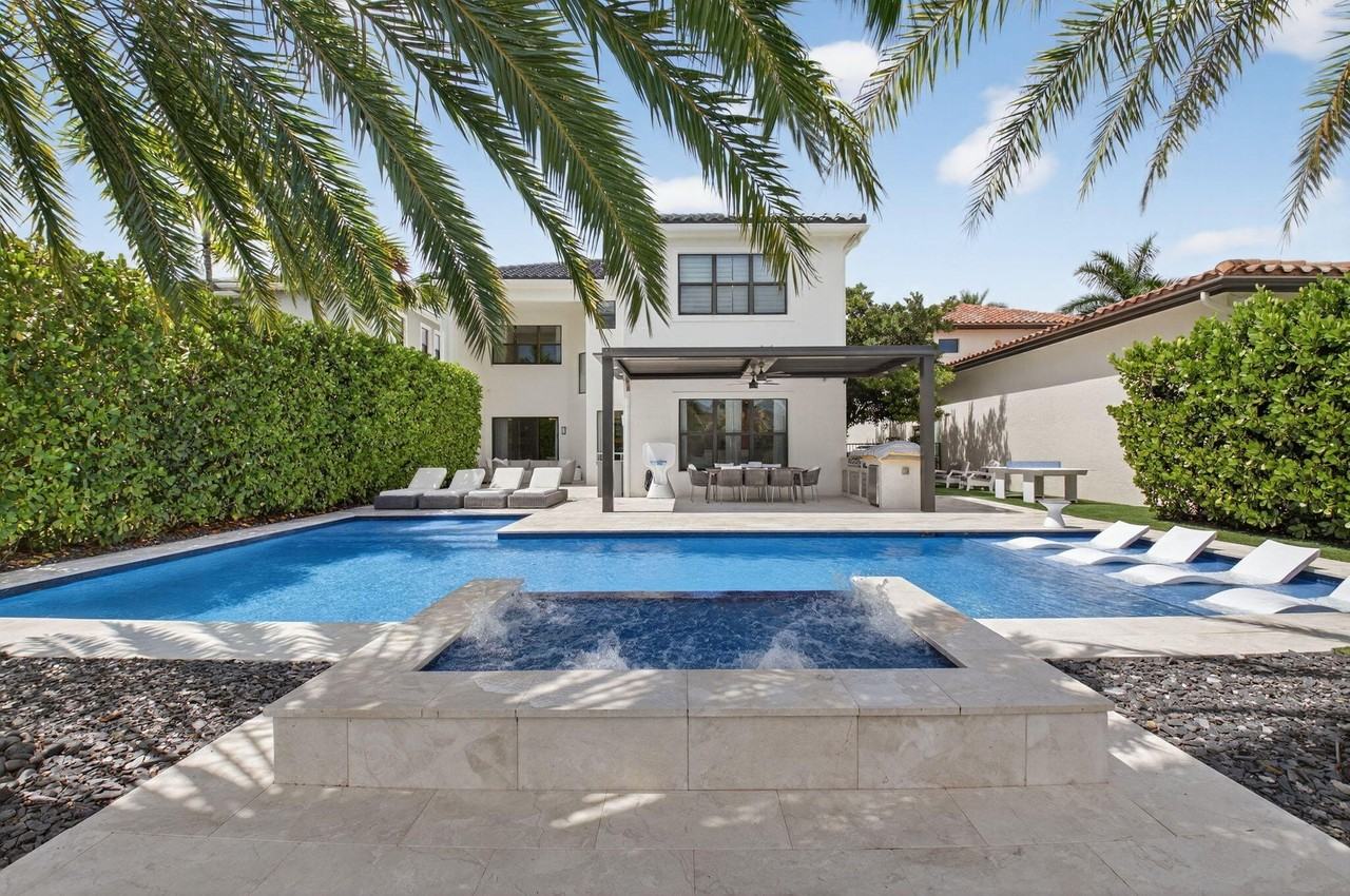 16726 Picardy Way - Photo 4 of 50