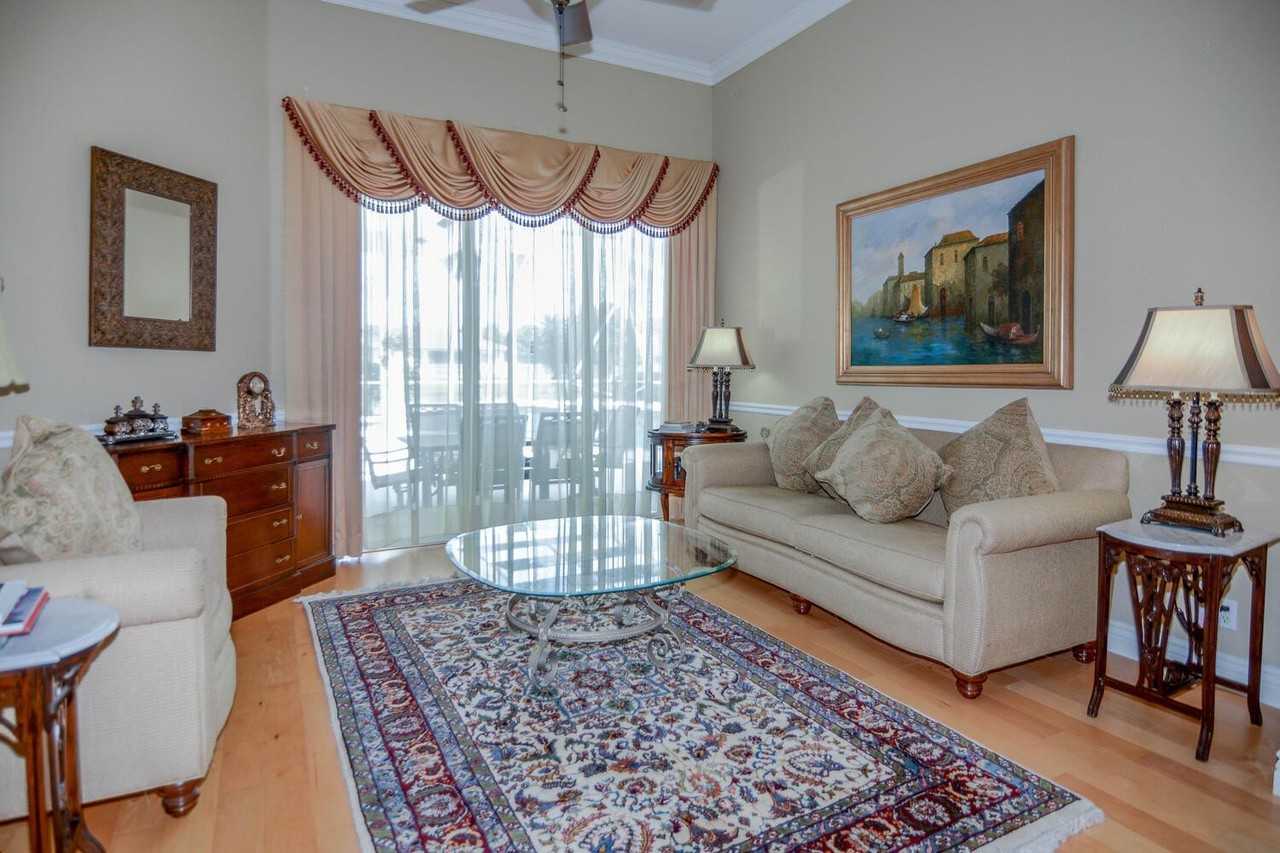 4676 Manderly Dr - Photo 7 of 50