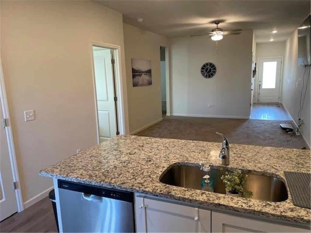 39873 Fallbrook Ave - Photo 3 of 15