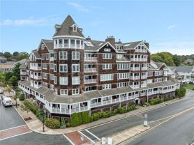 53 Conanicus Ave #3A - Photo 1 of 1