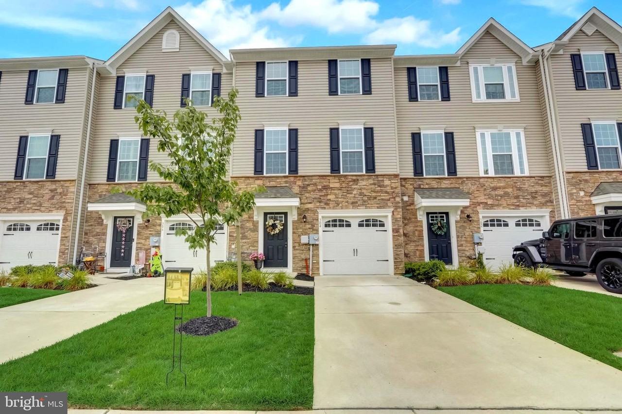 304 Pinnacle Pl - Photo 2 of 42