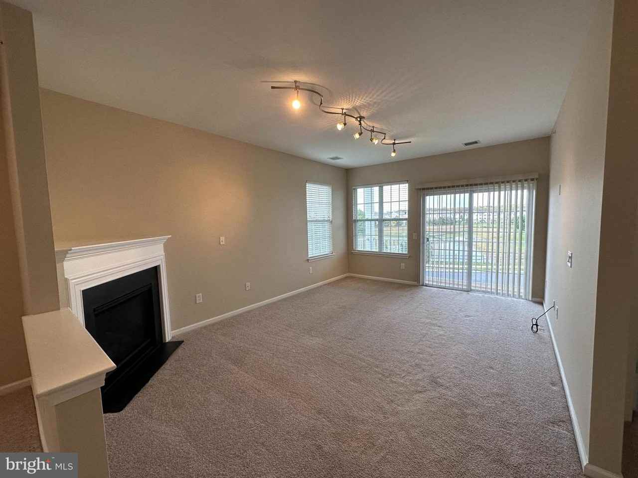 702 Van Gogh Court - Photo 6 of 19