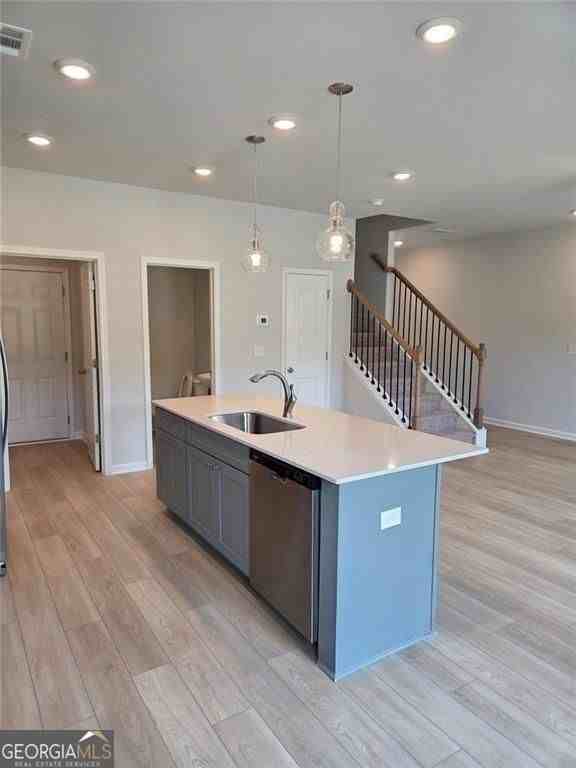 308 Shine Dr - Photo 3 of 17