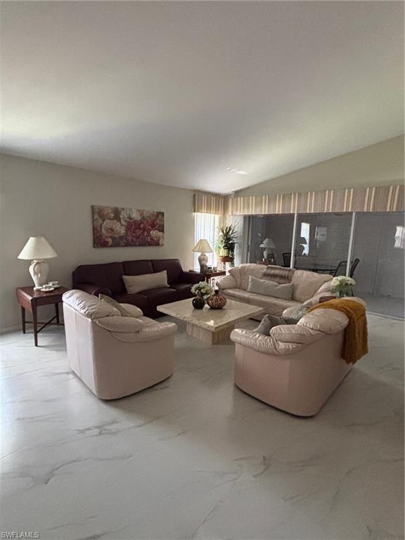 6225 Bellerive Ave - Photo 4 of 18