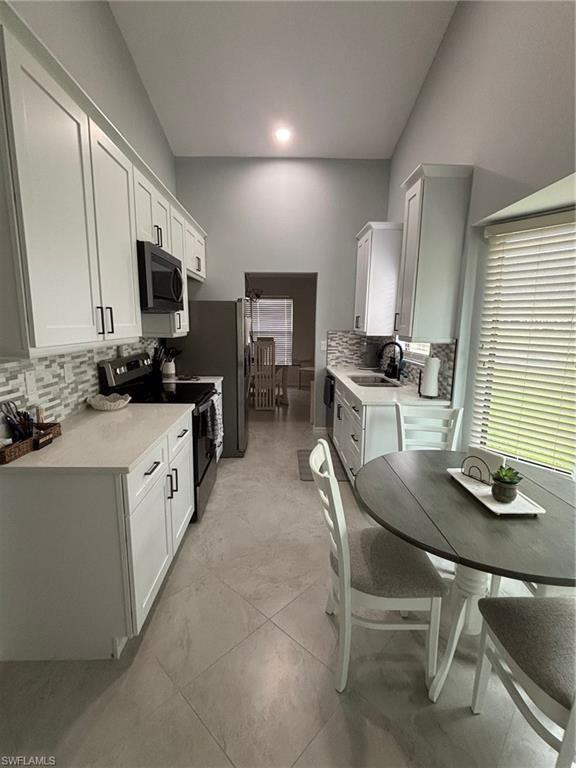 293 Kings Way - Photo 3 of 20