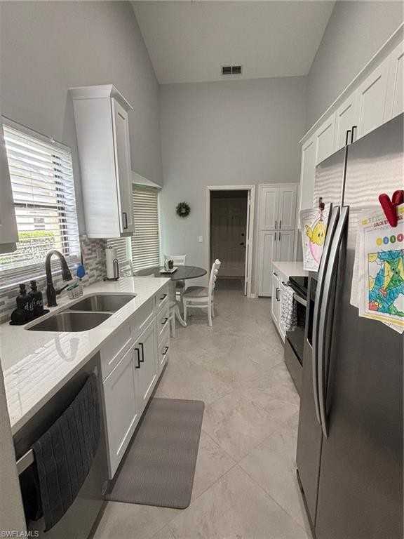 293 Kings Way - Photo 4 of 20