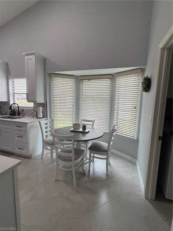 293 Kings Way - Photo 6 of 20