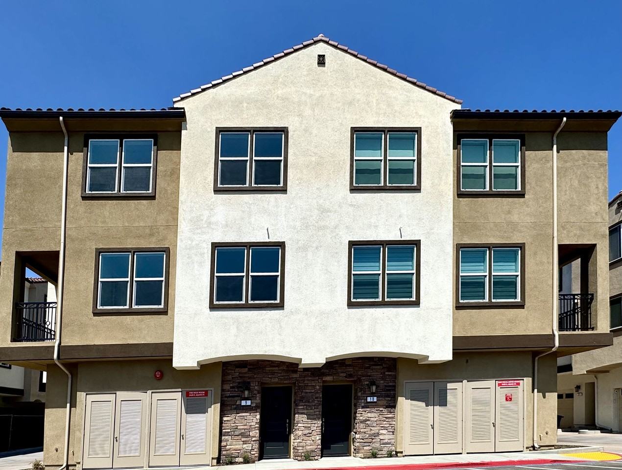 2430 E Agave St - Photo 2 of 35