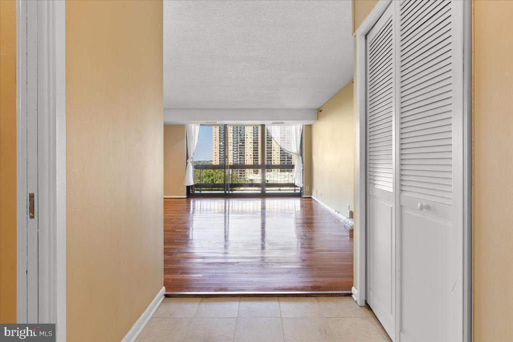 5505 Seminary Road 810N - Photo 2 of 50