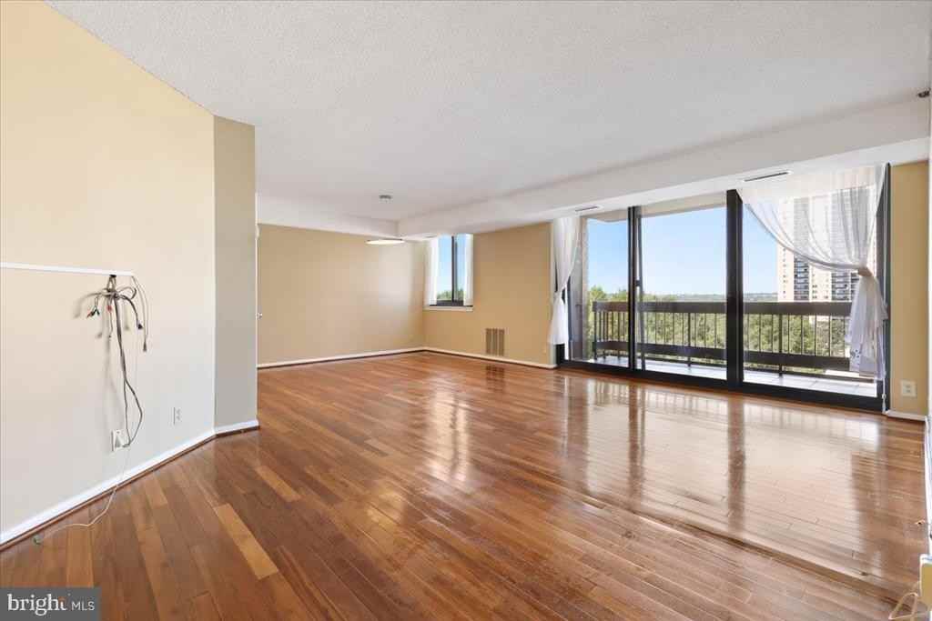 5505 Seminary Road 810N - Photo 3 of 50