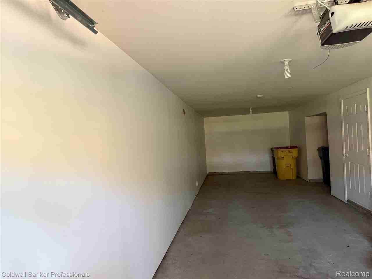 39792 Rockcrest Cir - Photo 2 of 23