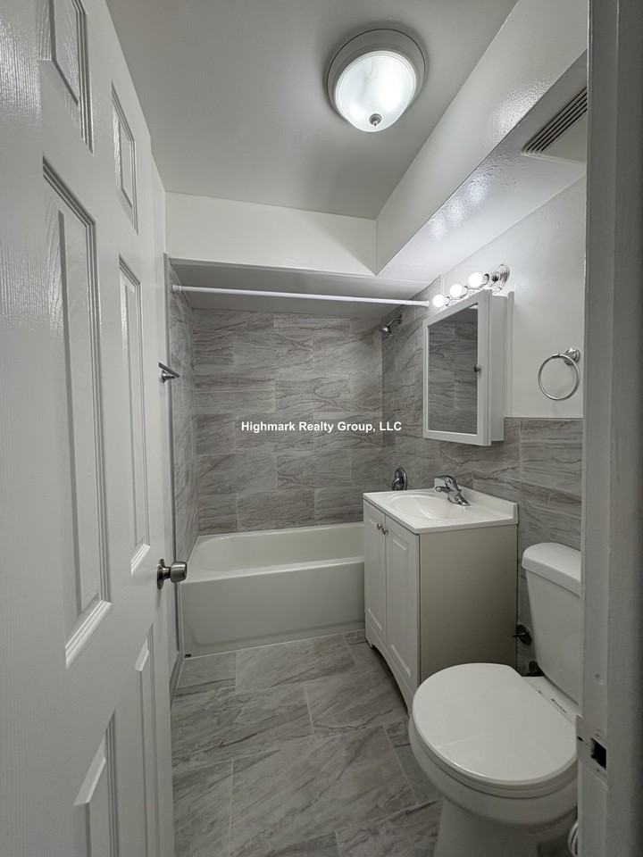 1408 Carol St #2BB - Photo 7 of 13