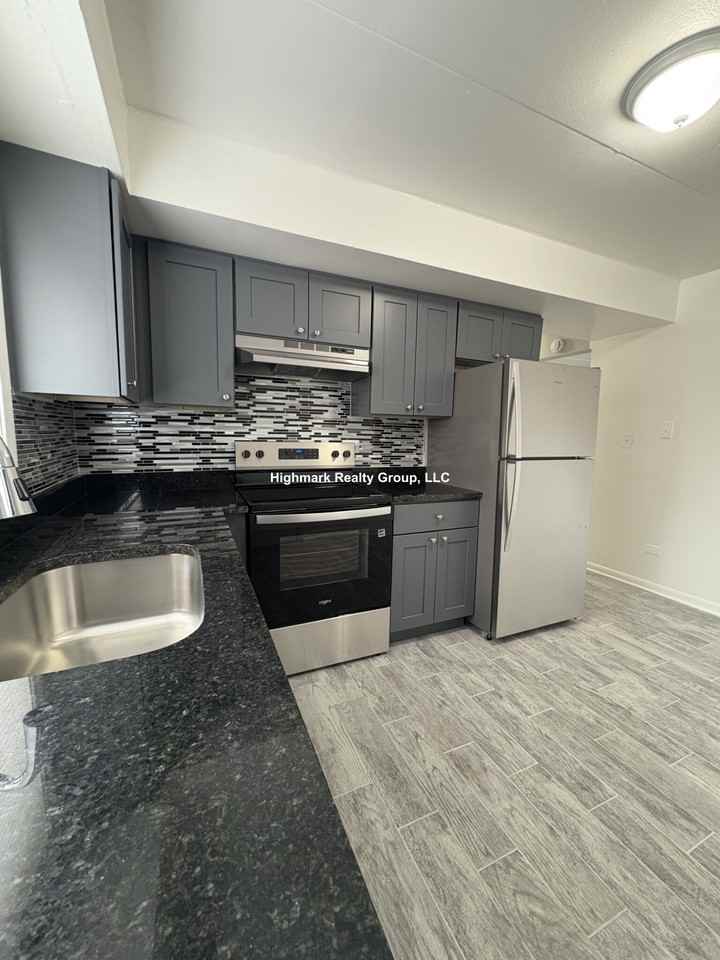 1400 Carol St #1A - Photo 3 of 14