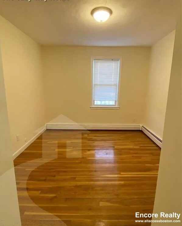 168 N Beacon St #01 - Photo 4 of 6