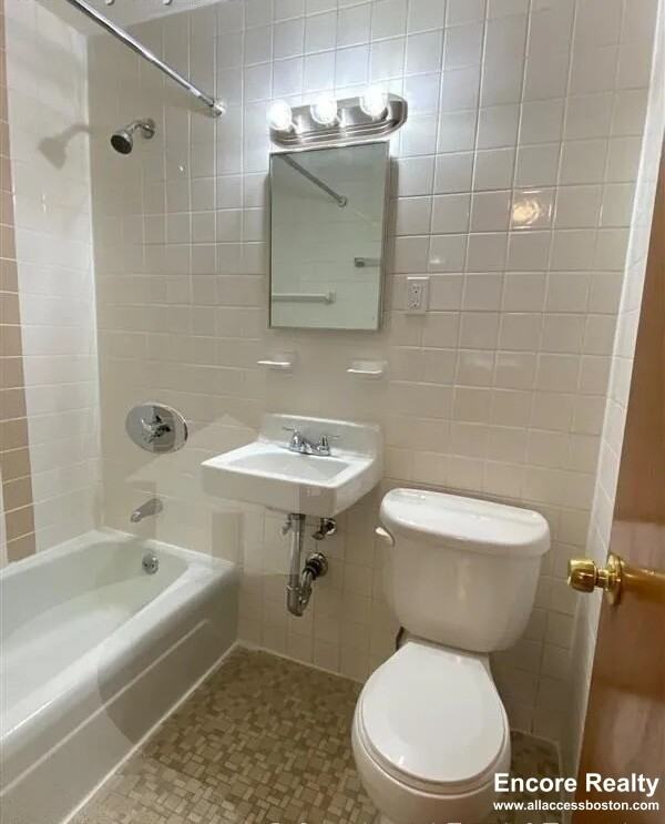 168 N Beacon St #01 - Photo 6 of 6