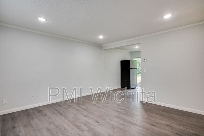 420 W Mahoney Dr - Photo 4 of 12